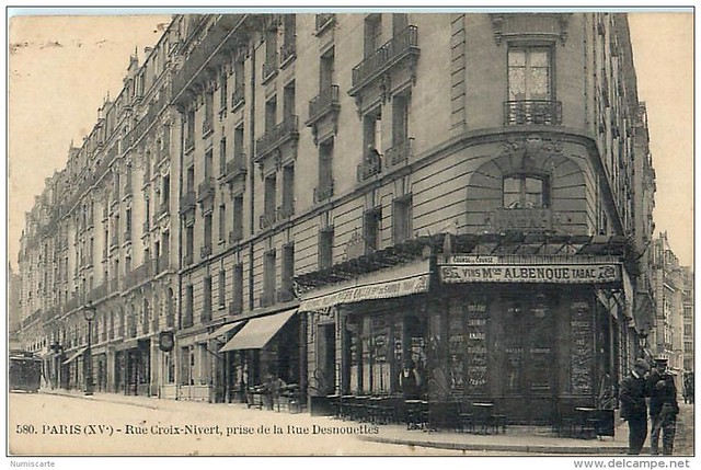 75 PARIS XV Rue Croix Nivert prise de la rue Desnouettes - Maison ALBENQUE Epicerie, Tabac, aujourd'hui LE WEEK END