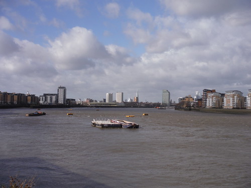 View Upstream, from Greenwich Foot Tunnel SWC Short Walk 42 - Thames Path: Greenwich to Woolwich