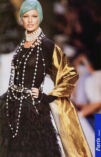 Chanel Haute Couture A/W 1992-3 | Linda Evangelista | barbiescanner ...