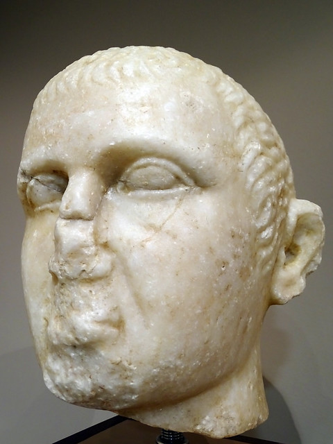busto de hombre de marmol epoca Claudia escultura Ciudad romana Asido Caesarina Museo Arqueologico Medina Sidonia Cadiz