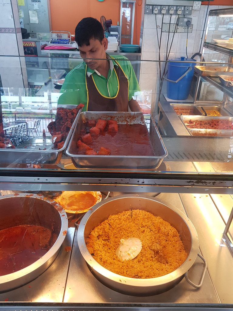 印度炸鸡 Fried Chicken rm$4.50, 印度蛋煎饼 Roti Telur rm$2.80 & 印度奶茶 Teh Tarik rm$1.90 @ Restoran Sri Melur USJ17