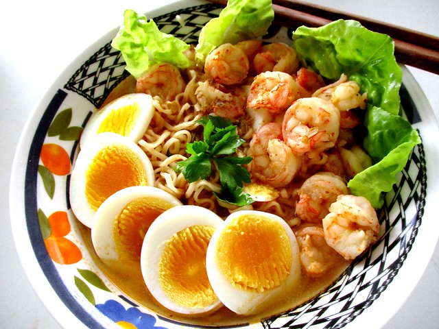 MAMA shrimp creamy tom yum noodles 2