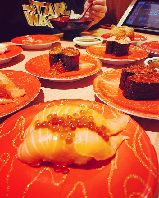 鮭魚是怎麼了之你要吃它全家（還有生魚片忘了拍就吃光光了） #salmon #sushi #sushitime🍣 #salmonsushi