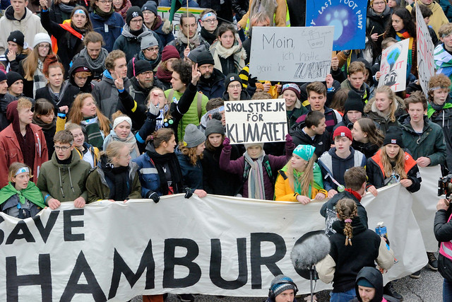 8057 Fridays for Future - Klimastreik mit dem Motto - Hamburg wählt Klima - am 21.02.2020.