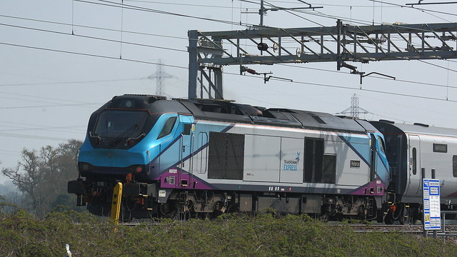 TransPennine Express / DRS ( Vossloh,Stadler Rail España, Valencia / Caterpillar ) ‘UKLight’ Class 68 Bo-Bo, 68 020 'Reliance'