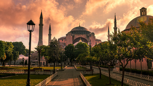 Stroll through the streets of Istanbul