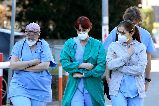VIDEO: Italia aisla a 50.000 personas por el virus tras dos muertos y 79 contagiados
