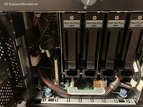 HP Microserver N54L with USB Flash Drive