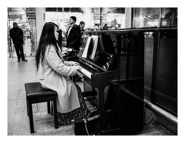 St. Pancras piano player
