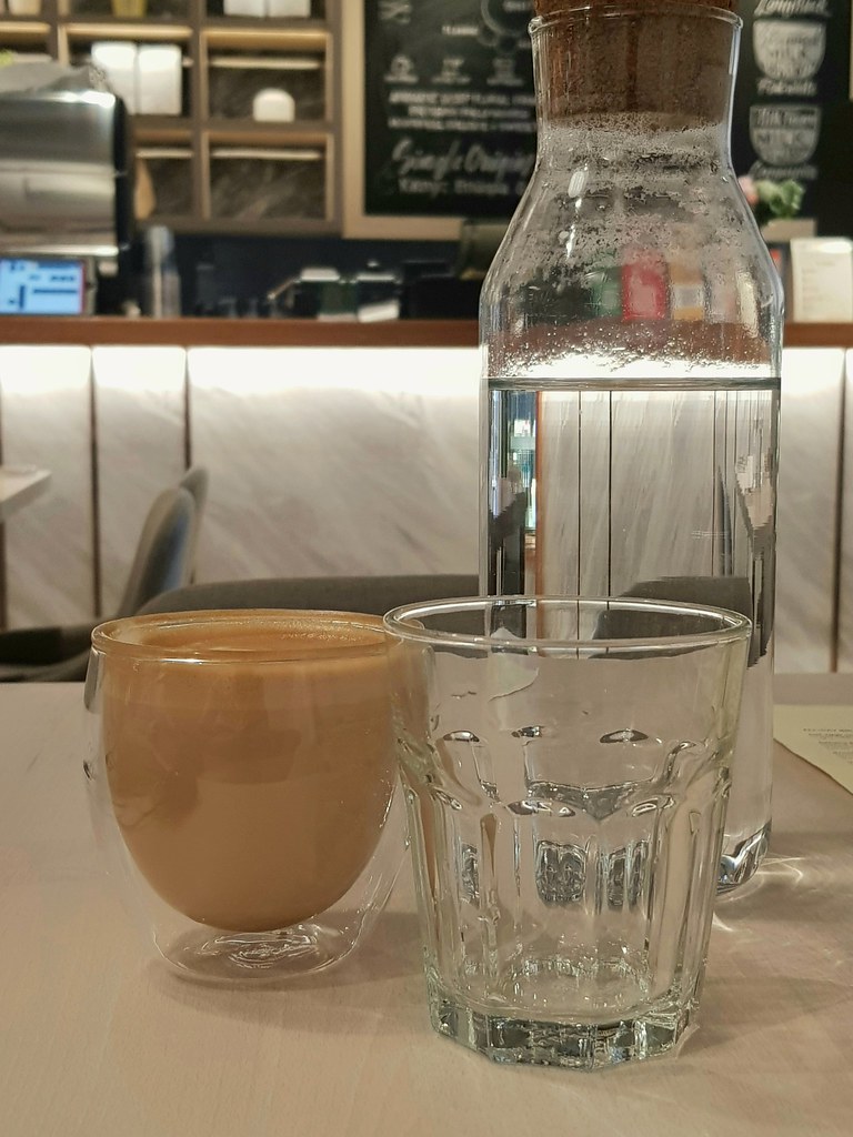 拿铁咖啡 Latte rm$12 @ Little Bourke in KL TTDI