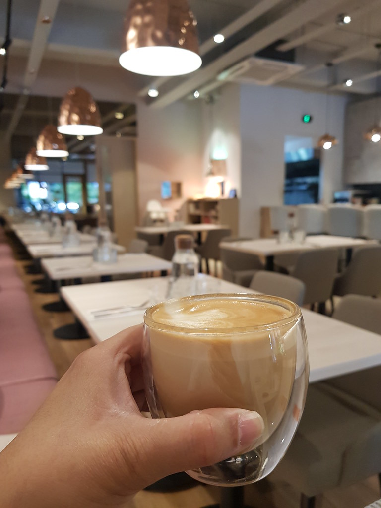 拿铁咖啡 Latte rm$12 @ Little Bourke in KL TTDI