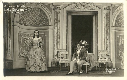 Lola Braccini and Antonio Gandusio in the play Il Diplomatico