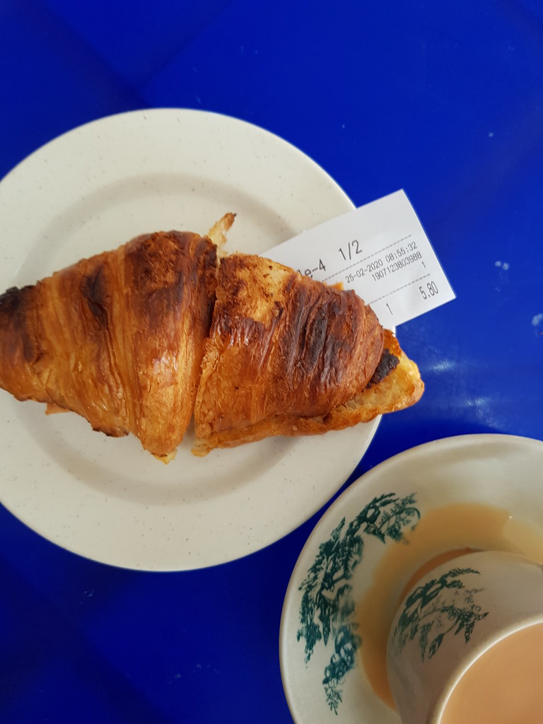 火腿奶酪牛角包 Croissant w/Ham Cheese rm$5.80 & 奶茶 TehC rm$1.80 @ 万顺茶餐室 Restoran Wan Shoon PJ SS20