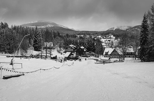 spindluv myln czech republic white black mono samsung s9 mobile cold winter 365 project ski sledge snowboard sport vista