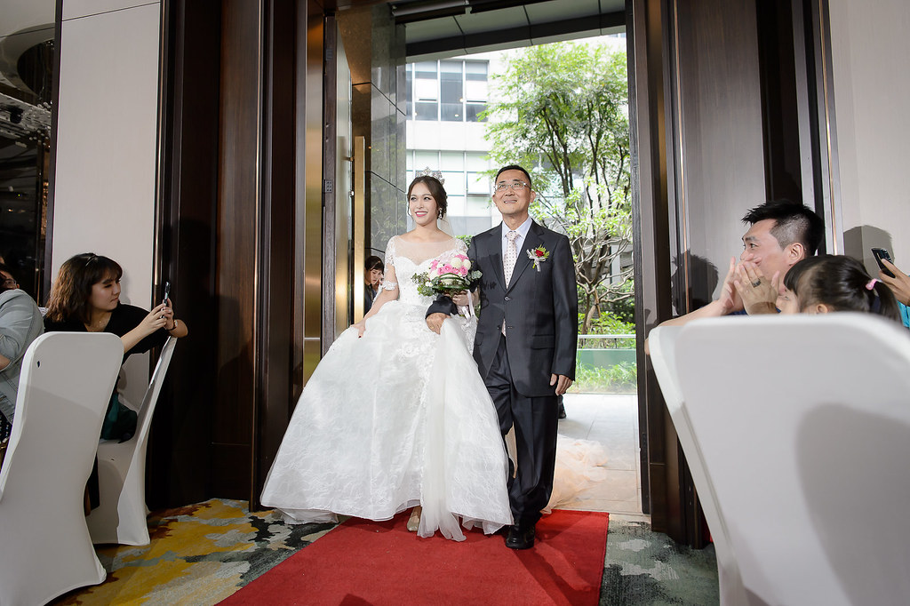 [婚禮攝影]博揚沛霏 迎娶午宴@希爾頓飯店-最專業的團隊完成每場完美婚禮紀錄，拍的不只好更要快! #即拍即印