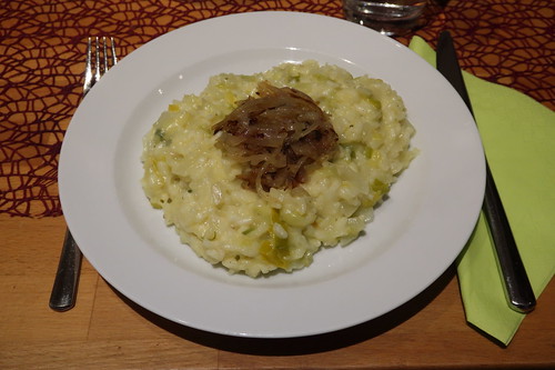 Rys und Pohr (= Schweizer Risotto) mit geschmorten Zwiebeln