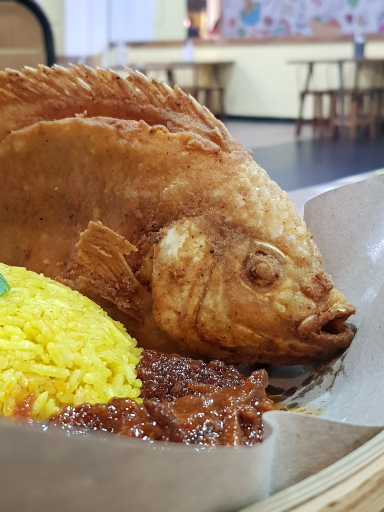 黄酱饭配炸非洲鱼 Nasi Kunyit Ikan Joget w/Cincau ice rm$21.90 @ Jom Laksa USJ 1 Damen