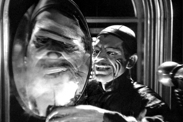 Boris Karloff dans le film Le Masque d'or (The Mask of Fu Manchu, Charles Brabin et Charles Vidor, 1932)