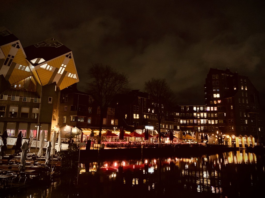 Rotterdam Daily Photo: Harbour lights, cafe lights!