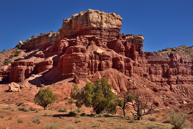 Starting off on the Chimney Rock Loop Trail and Some Amazing Views... (Arches National Park)