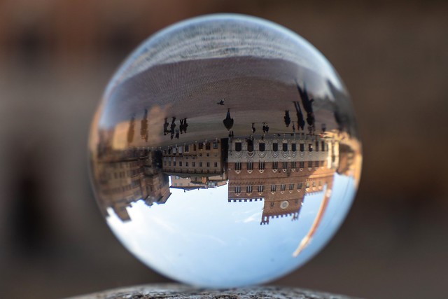 Se vedi il mondo capovolto ... Siena, Piazza del Campo - If you see the world turned upside down... Siena, Piazza del Campo