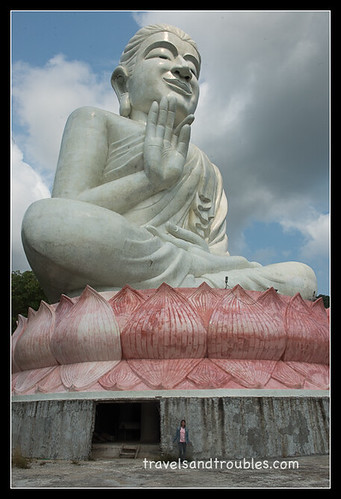Phra Phuttha Maha Rattanamanee Savethisuth - enorme Boeddha