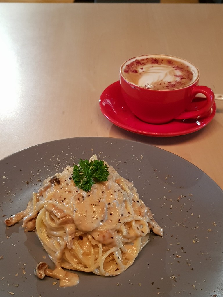 卡博納拉意粉 Carbonara rm$18.90 & 玫瑰拿铁 Rose Latte rm$12.90 @ Black Wood Cafe PJ Ara Damansara