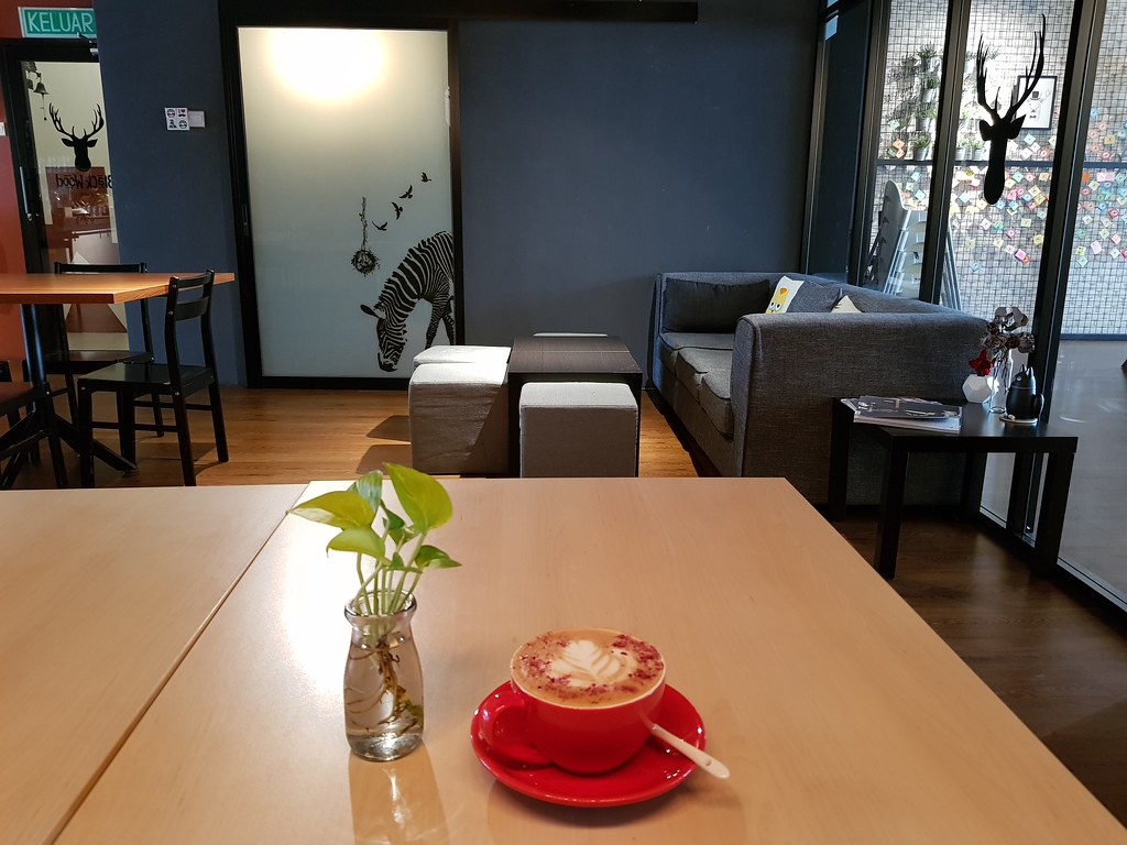 卡博納拉意粉 Carbonara rm$18.90 & 玫瑰拿铁 Rose Latte rm$12.90 @ Black Wood Cafe PJ Ara Damansara
