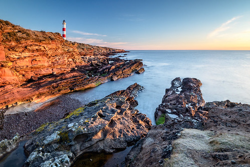 dawn highland le lighthouse morayfirth ocean portmahomack scotland sea sunrise tarbatness stoates steveoates olympus