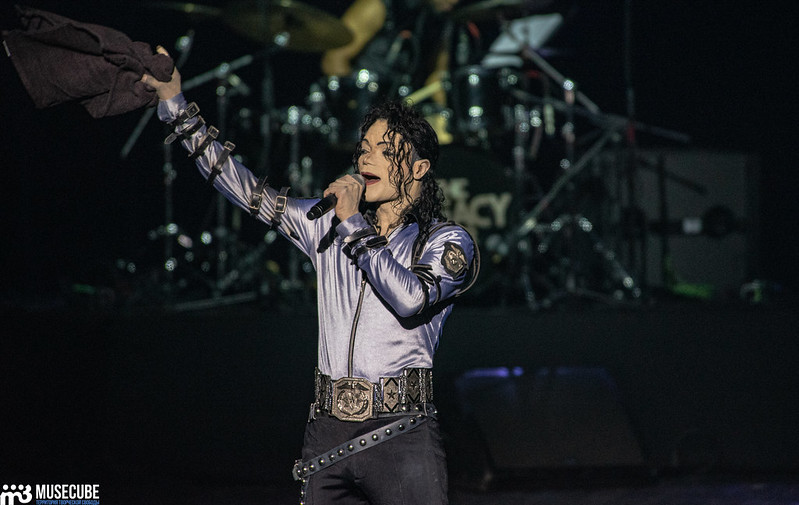 Tribute_to_Michael_Jackson_Legacy_tour_18