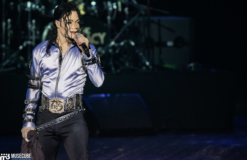 Tribute_to_Michael_Jackson_Legacy_tour_17