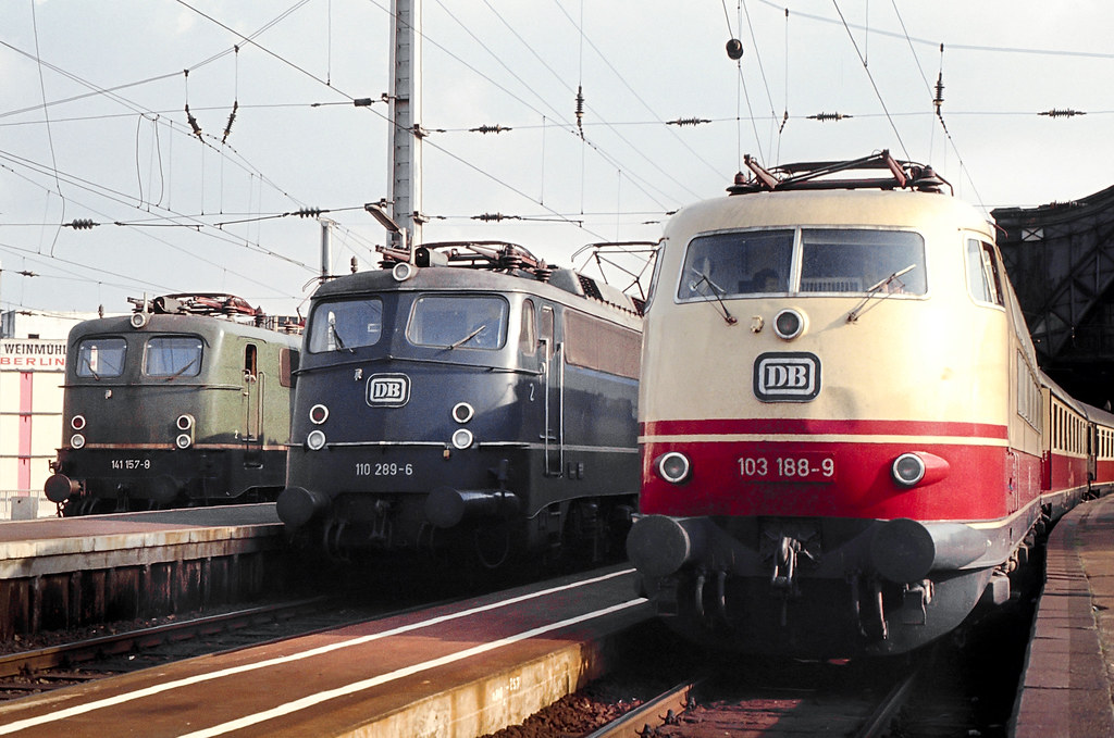 DB 103 188 + 110 289 + 141 157 Köln Hbf 29.09.1976