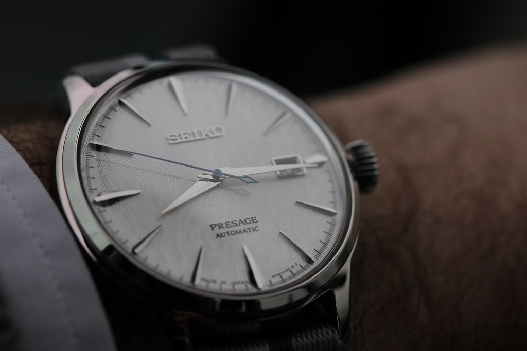 **** La montre du jour ! Vol. 39**** - Page 4 49642857556_fb2cd99983_b