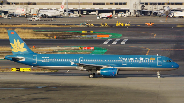 Airbus A321-231, VN-A335, Vietnam Airlines
