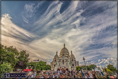 sacrécoeurdemontmartre sacrécoeur paris montmartre fransa france frankreich cityscape city streetphotography urban holy holiday travel wideangle weitwinkel canoneos700d sunset sky clouds perspective colors