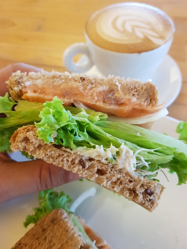 煙熏三文魚酸麵團面包 Smoked Salmon on Sourdough & 拿铁 Latte rm$18.75 + rm$1 Coffee upgrade @ Mello Yello Cafe, next to Hero Market KL TTDI