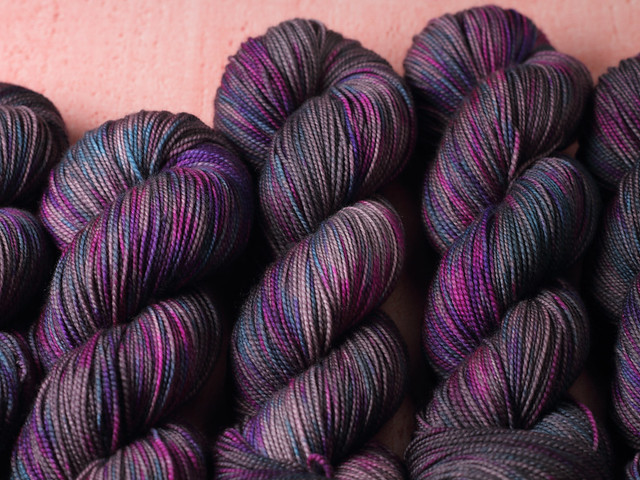 Favourite Sock – pure merino wool superwash 4 ply/fingering hand-dyed yarn 100g – ‘The Grey Area’