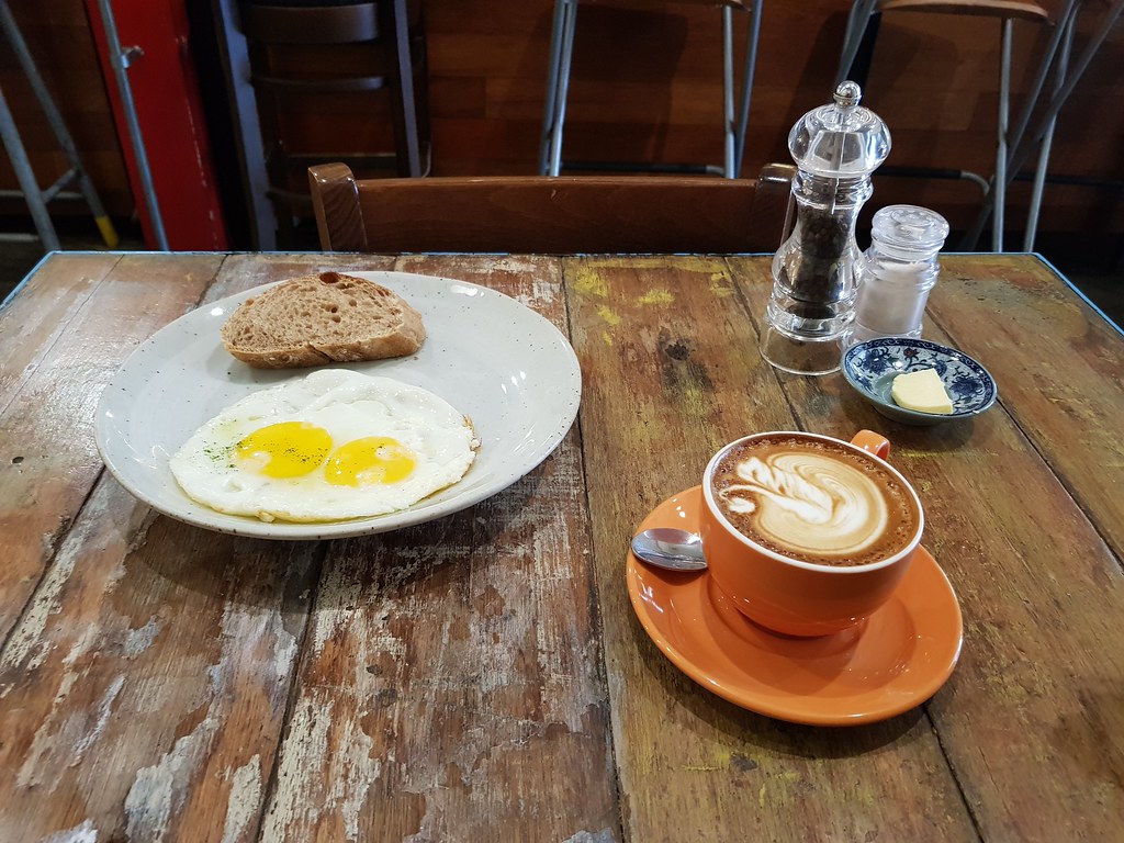 拿铁配蛋面包 Latte w/Bread Egg rm$10 @ Cafe 123 Gasing