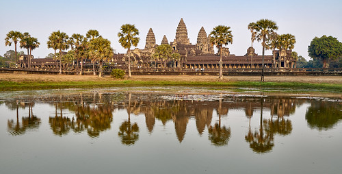 angkor wat sunset cambodia nikon nikond850 d850 joaofigueiredo joaoeduardofigueiredo joão joao eduardo figueiredo siem reap siemreap hindu temple buddhist khmer architecture temples angkorwat lake reflection