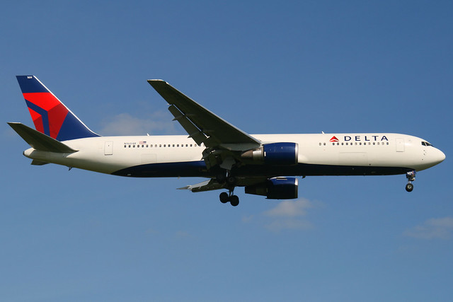 Delta Air Lines - Boeing 767-332/ER - N1604R