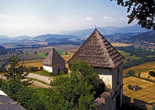 Hochosterwitz view by Vid Pogacnik, Hochosterwitz is known by its sophisticated system of defence door Below are two of their towers. (d