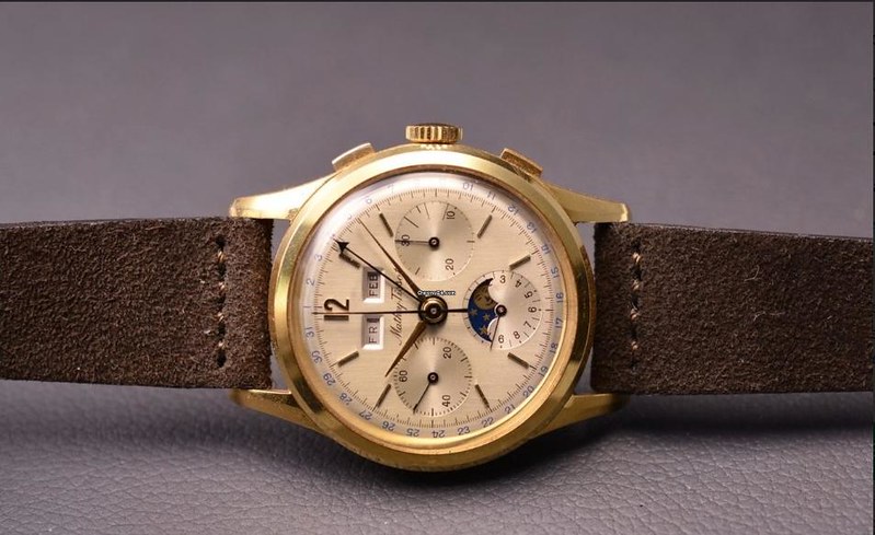 Une référence Mathey Tissot peu commune, le chronographe 1679 en valjoux 88 49660746203_e747da7fbb_c