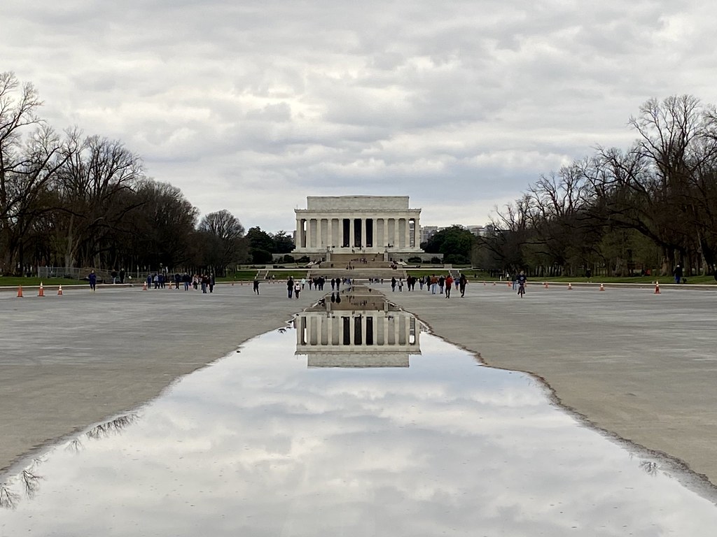 the end of days at the Lincoln Memorial