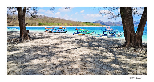 harrypwt indonesia visitindonesia lombok borders framed coastal island boat water sea paintinglike pro landscape