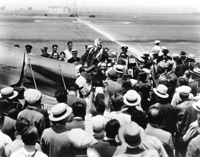 CF_07-0023 Bendix winner Roscoe Turner at 1933 NAR Los Angeles Cliff Henderson nearest in white