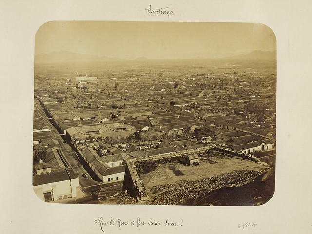 imagen de Eugène  Maunoury de la calle Carmen (y no Santa Rosa) vista desde el Cerro Santa Lucía. En primer plano la batería Marcó