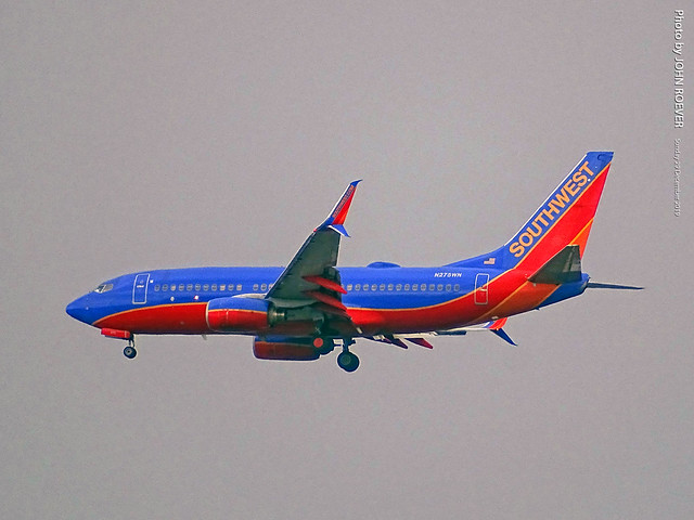 Southwest Airlines Boeing 737 on final approach to Love Field, 29 Dec 2019