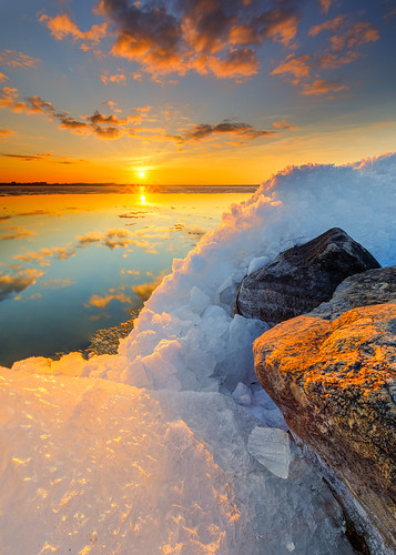 madison davidhoefler sunset nature vertical wisconsin rocks unitedstatesofamerica ice outdoors nopeople lakemendota canoneos5dmarkiv canonef1635mmf4lis leefilters100mmreversegraduated12neutraldensity4stopfilter