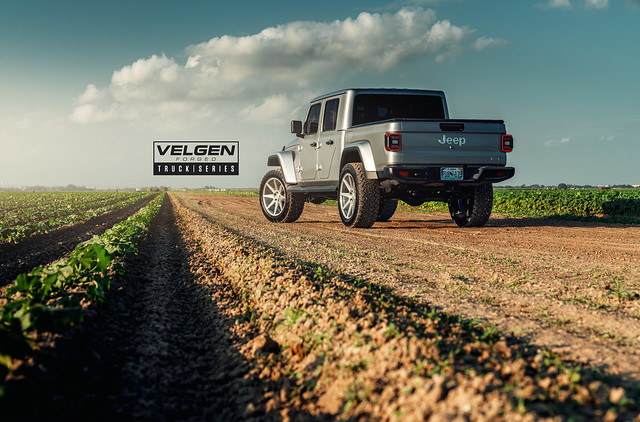 JEEP GLADIATOR VELGEN FORGED TRUCK SERIES VFT8 BRUSHED CLEAR 22