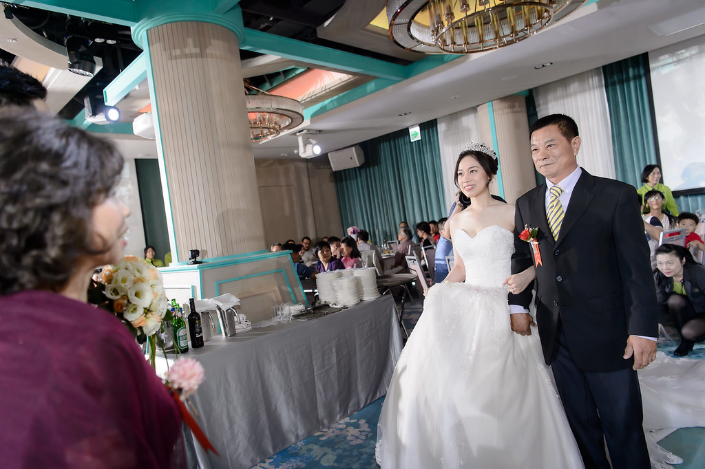 [婚禮攝影]家瑋曉婷 文定迎娶午宴 @六福萬怡酒店-最專業的團隊完成每場完美婚禮紀錄，拍的不只好更要快! #婚攝推薦